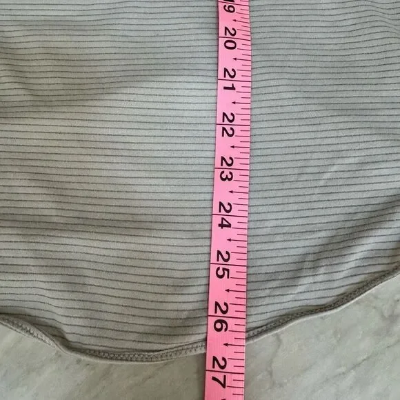 Lululemon striped racer back flowy athletic tank size 6? - Picture 5 of 6